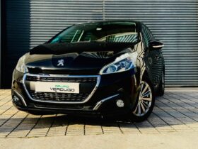 PEUGEOT 208 1.2 P. T. S&S Signature