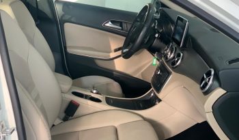 Mercedes-benz gla 200d completo