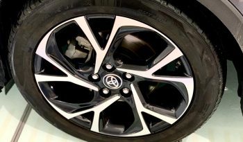 TOYOTA CHR completo